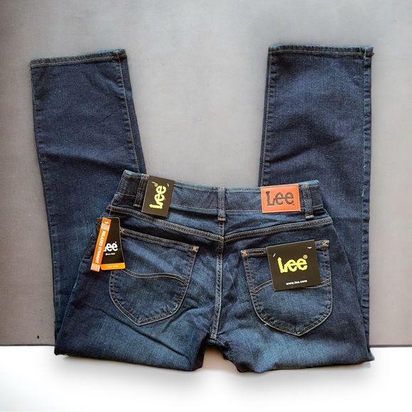 Lee elastic comfort waistband NWT dark rinse Relaxed Straight 12 32" waist - Picture 2 of 3